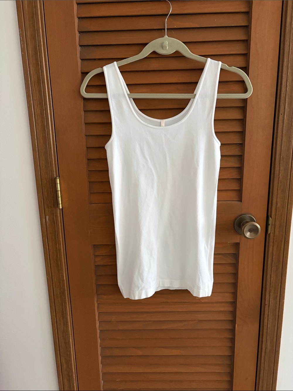 Women's White Scoop Neck Tank Top - Lightweight Everyday Layer